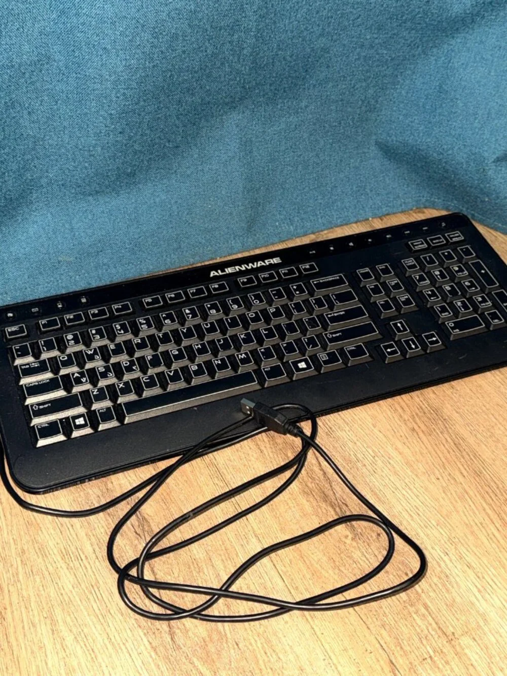 Alienware wired keyboard SK-8165, full-size with numpad, black (USB)
